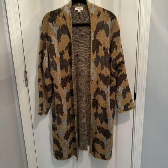 UMGEE Cardigan Sweater Womens Medium Size Fuzzy Open Army Olive Camo Print - Picture 1 of 6